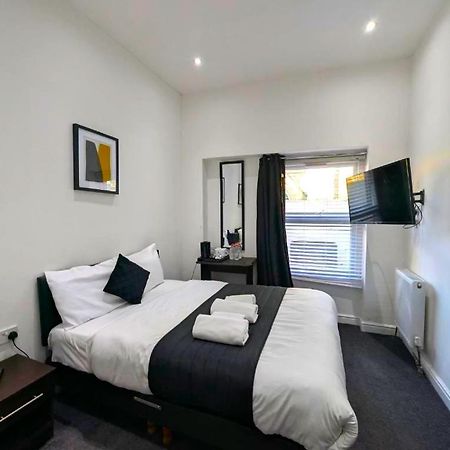 Oyo Firs Lodge London Heathrow Hounslow Eksteriør bilde