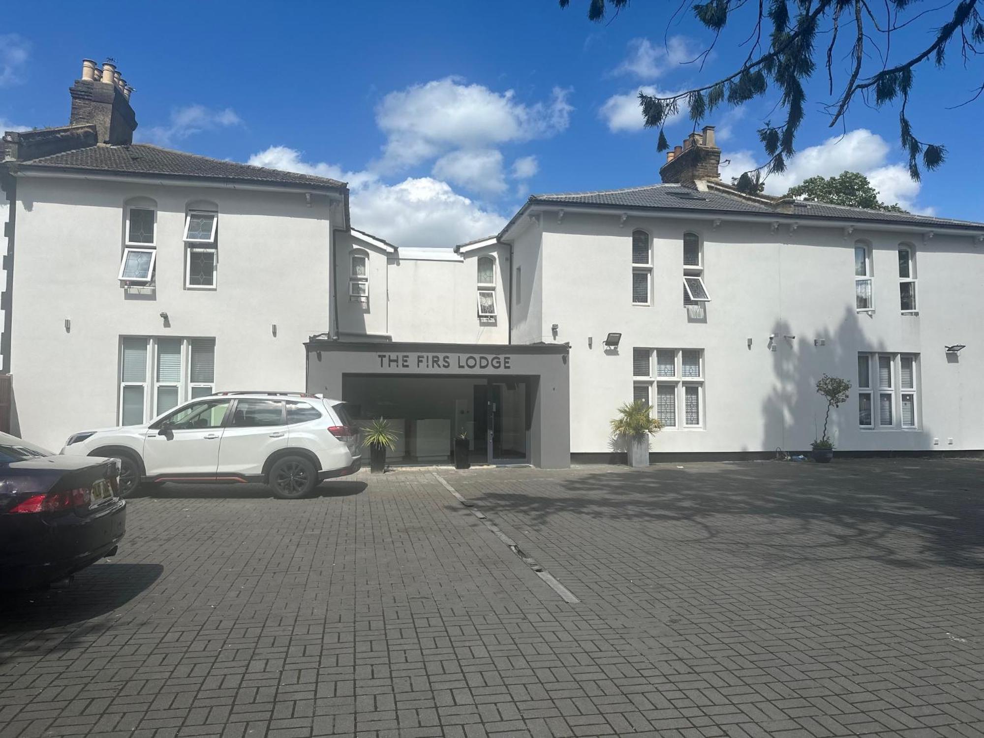 Oyo Firs Lodge London Heathrow Hounslow Eksteriør bilde