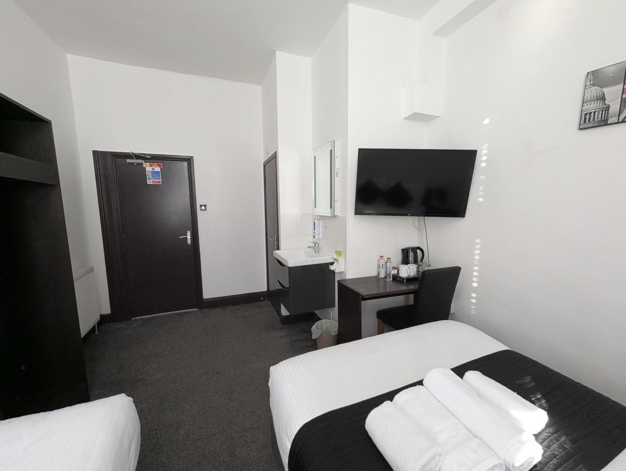 Oyo Firs Lodge London Heathrow Hounslow Eksteriør bilde