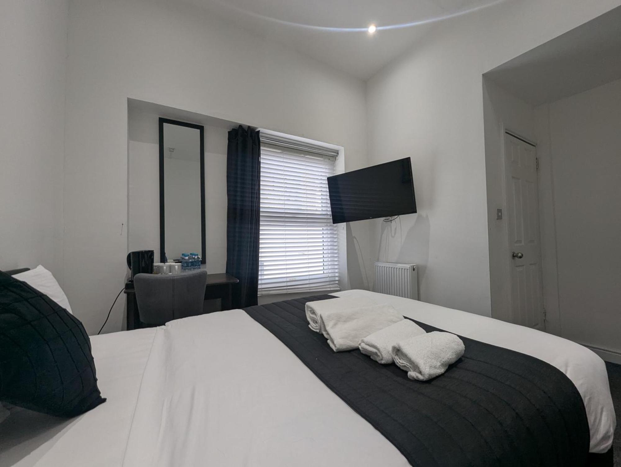 Oyo Firs Lodge London Heathrow Hounslow Eksteriør bilde