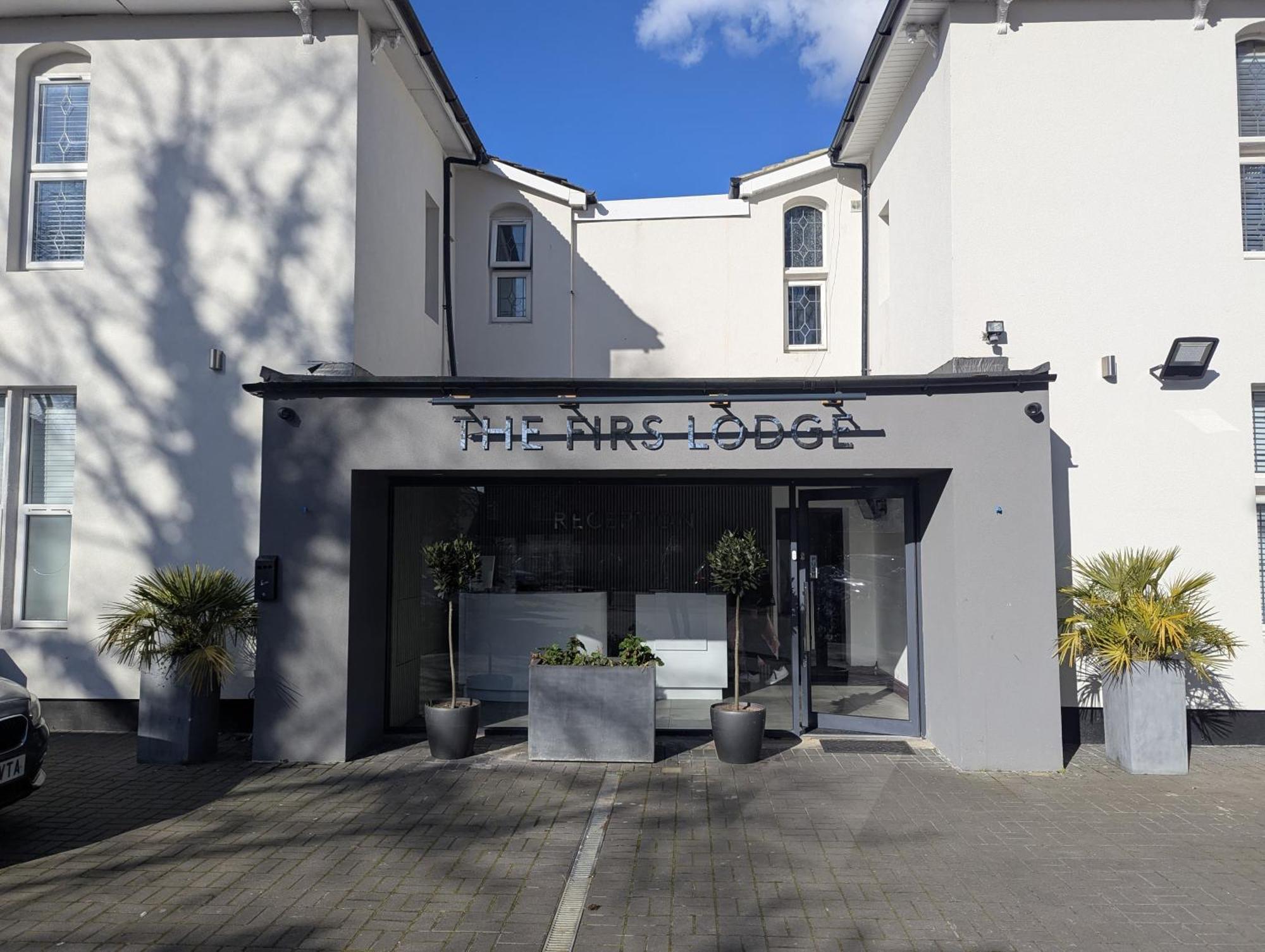 Oyo Firs Lodge London Heathrow Hounslow Eksteriør bilde