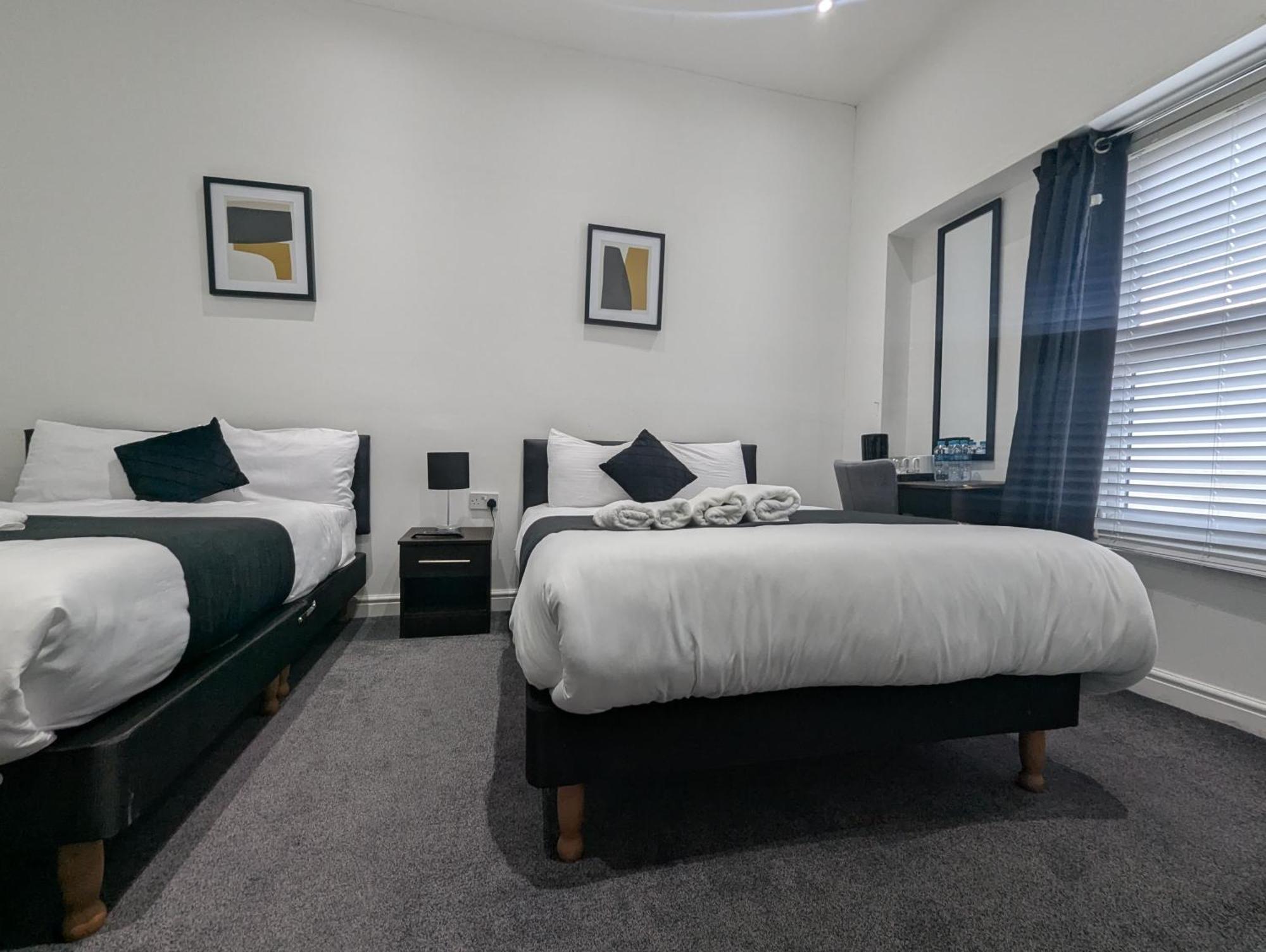 Oyo Firs Lodge London Heathrow Hounslow Eksteriør bilde