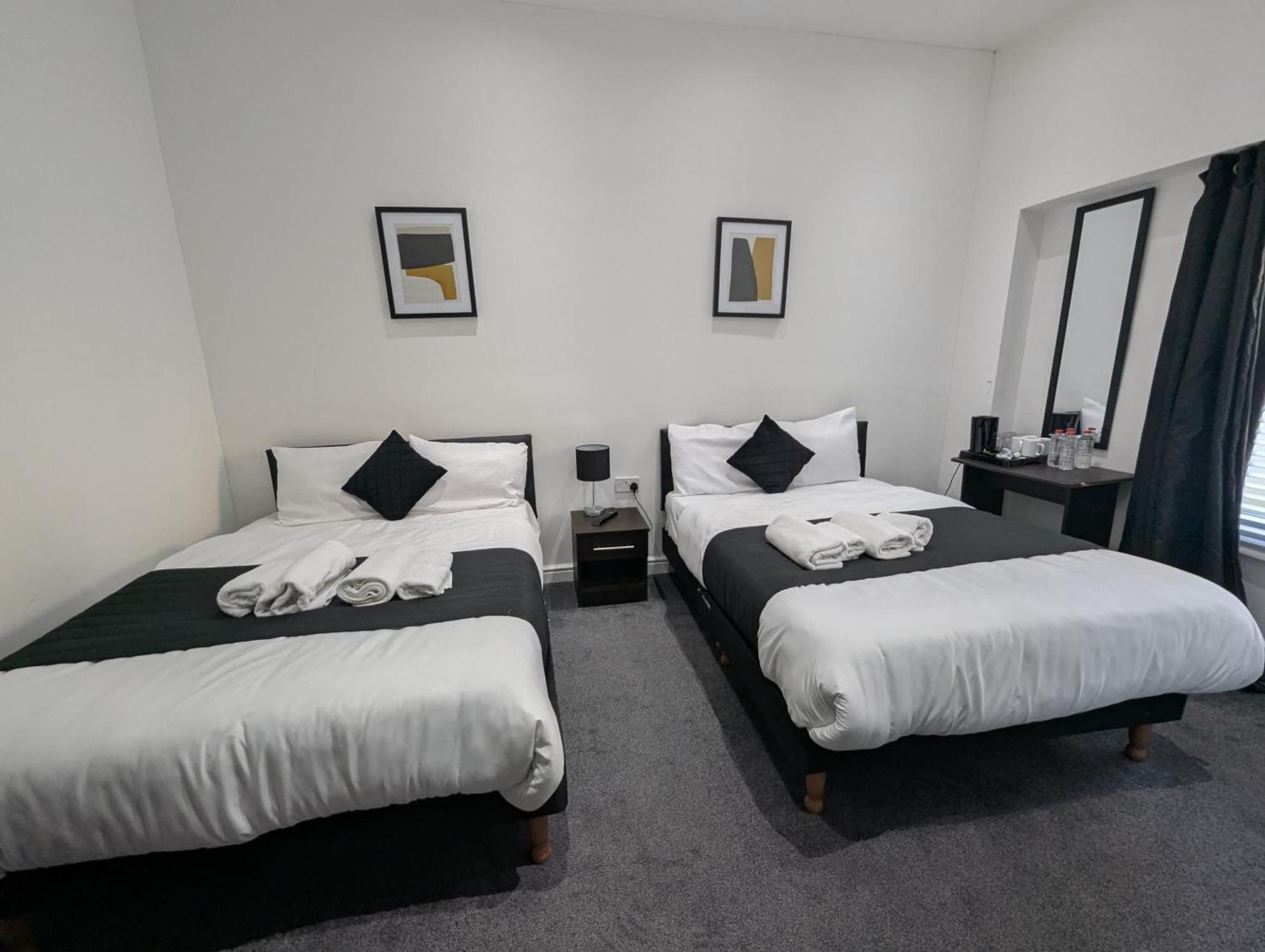 Oyo Firs Lodge London Heathrow Hounslow Eksteriør bilde