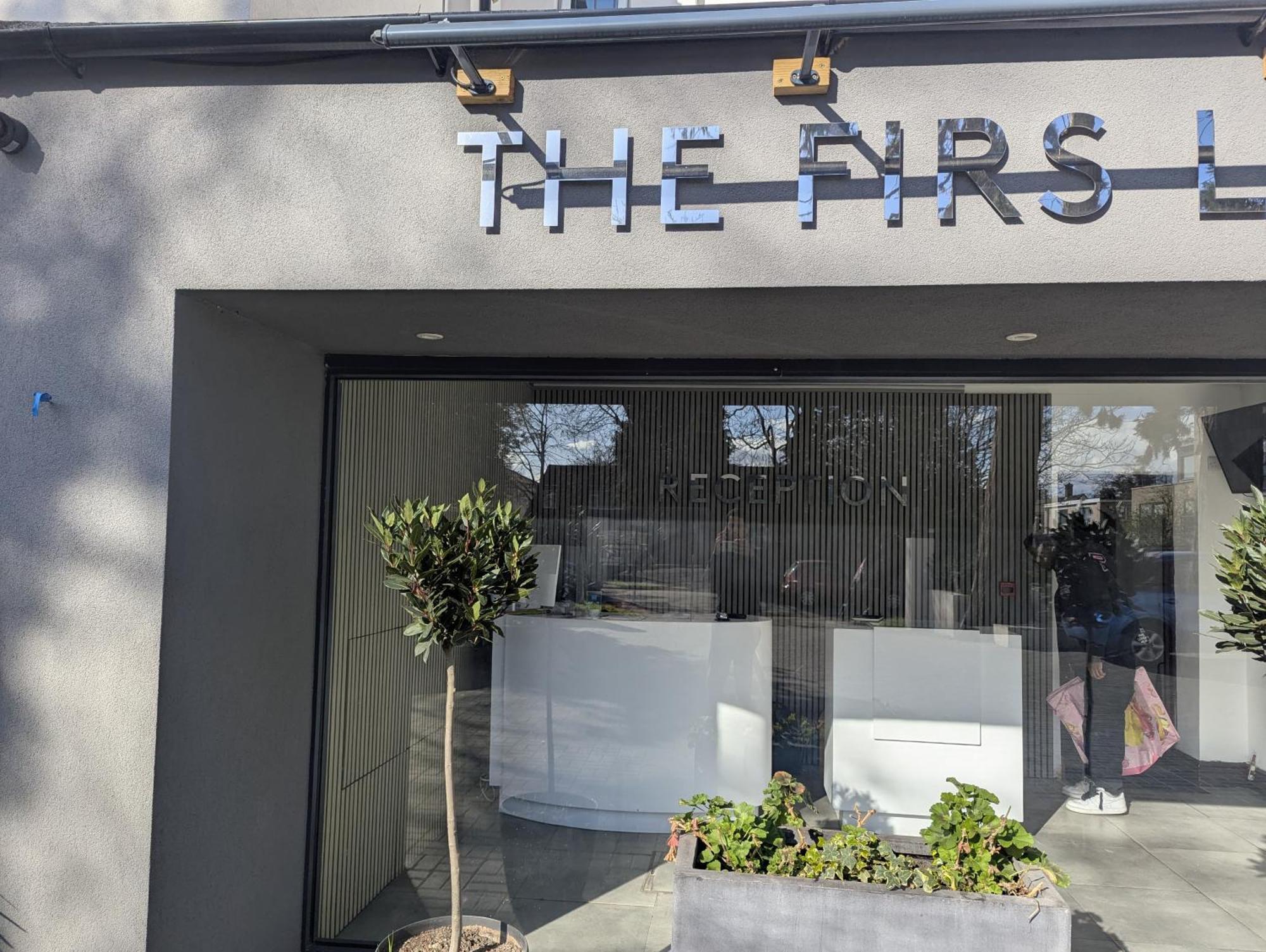 Oyo Firs Lodge London Heathrow Hounslow Eksteriør bilde