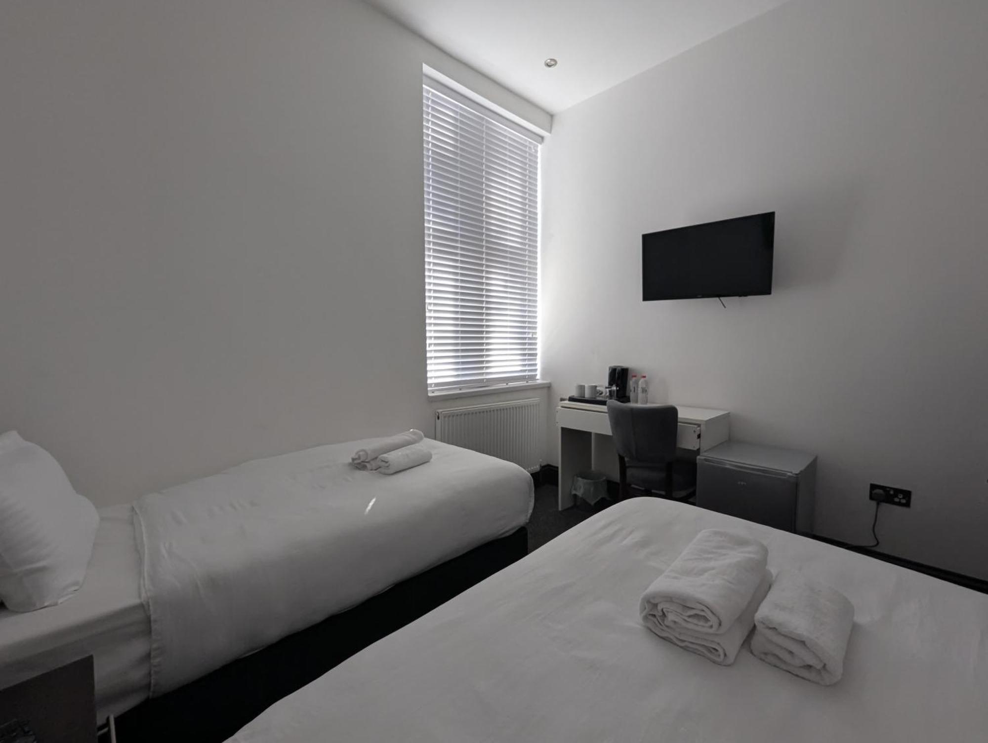 Oyo Firs Lodge London Heathrow Hounslow Eksteriør bilde