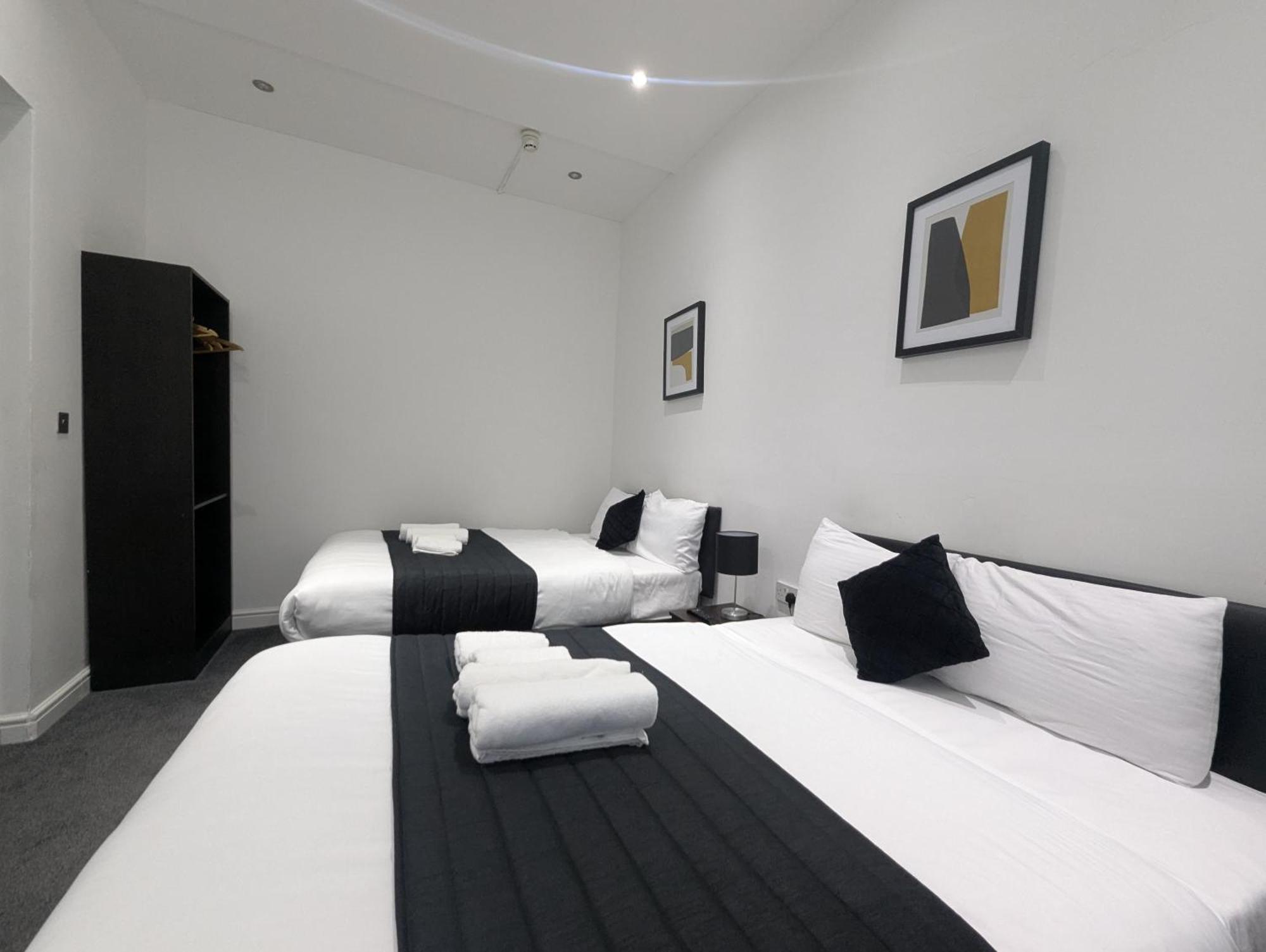 Oyo Firs Lodge London Heathrow Hounslow Eksteriør bilde