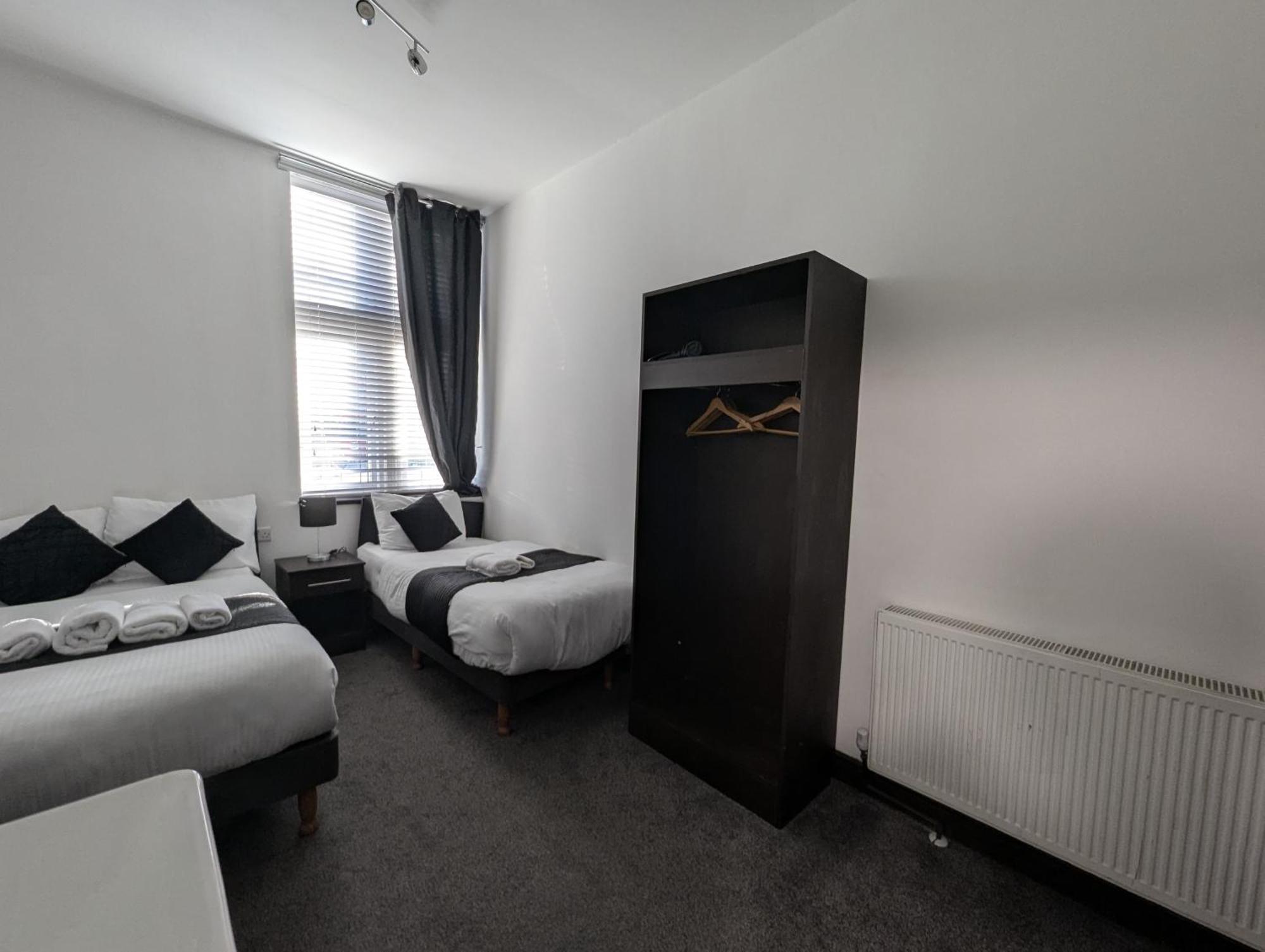 Oyo Firs Lodge London Heathrow Hounslow Eksteriør bilde