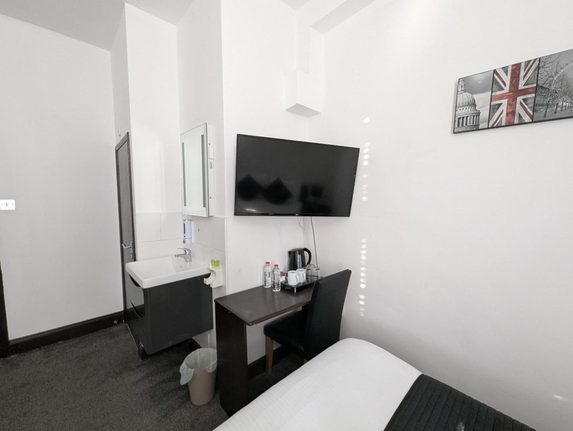 Oyo Firs Lodge London Heathrow Hounslow Eksteriør bilde