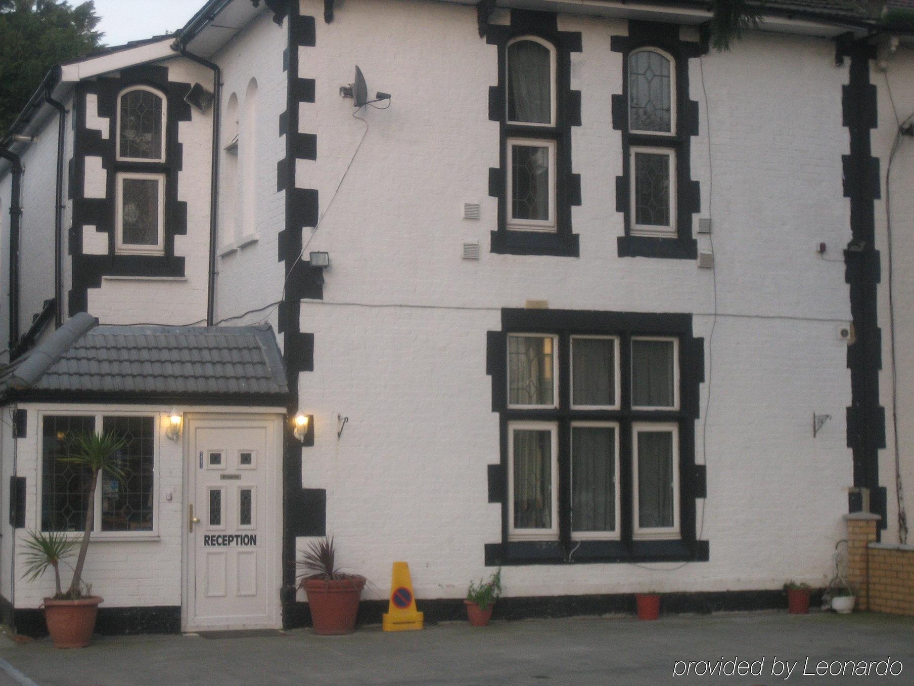 Oyo Firs Lodge London Heathrow Hounslow Eksteriør bilde