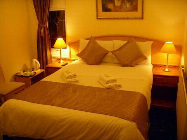 Oyo Firs Lodge London Heathrow Hounslow Eksteriør bilde